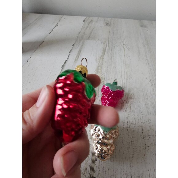 Vintage Mercury grape ornament set strawberry fruit Xmas tree pink silver red - Picture 3 of 11